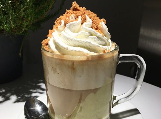 Cappuccino al Galak Pistacchio e Crumble Speculoos