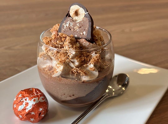 Ricetta per dolce al cucchiaio con Baci® Perugina® all'amaretto