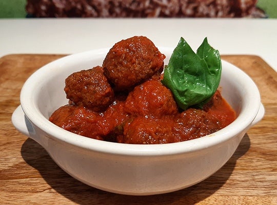 Polpette di soia al sugo di pomodoro e basilico