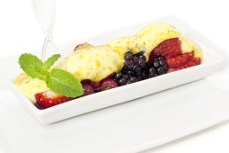 Macedonia di Frutti Rossi e Crema Agrumata