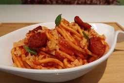 Spaghettoni di grano duro con Vuna™ e pomodoro datterino in doppia consistenza
