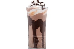 Nescafé® Shake con salsa al cioccolato fondente Perugina®